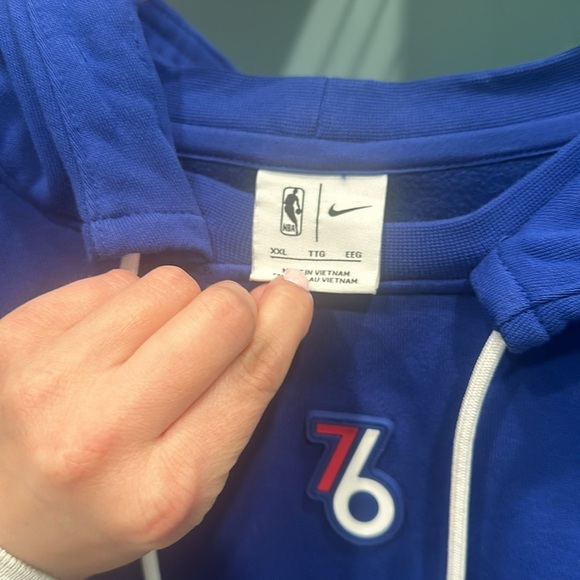 Philly 76rs Nike hoodie - Picture 6 of 7